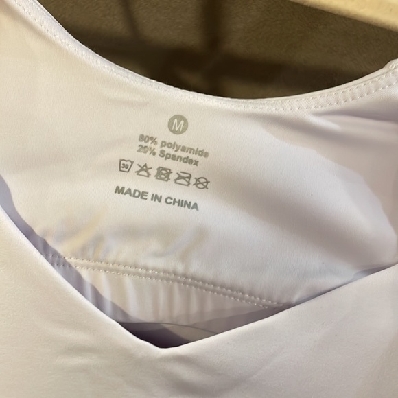 White crop top with built in bra - Picture 3 of 4